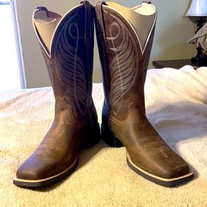 🔥🔥Ariat women’s round up boots🔥🔥